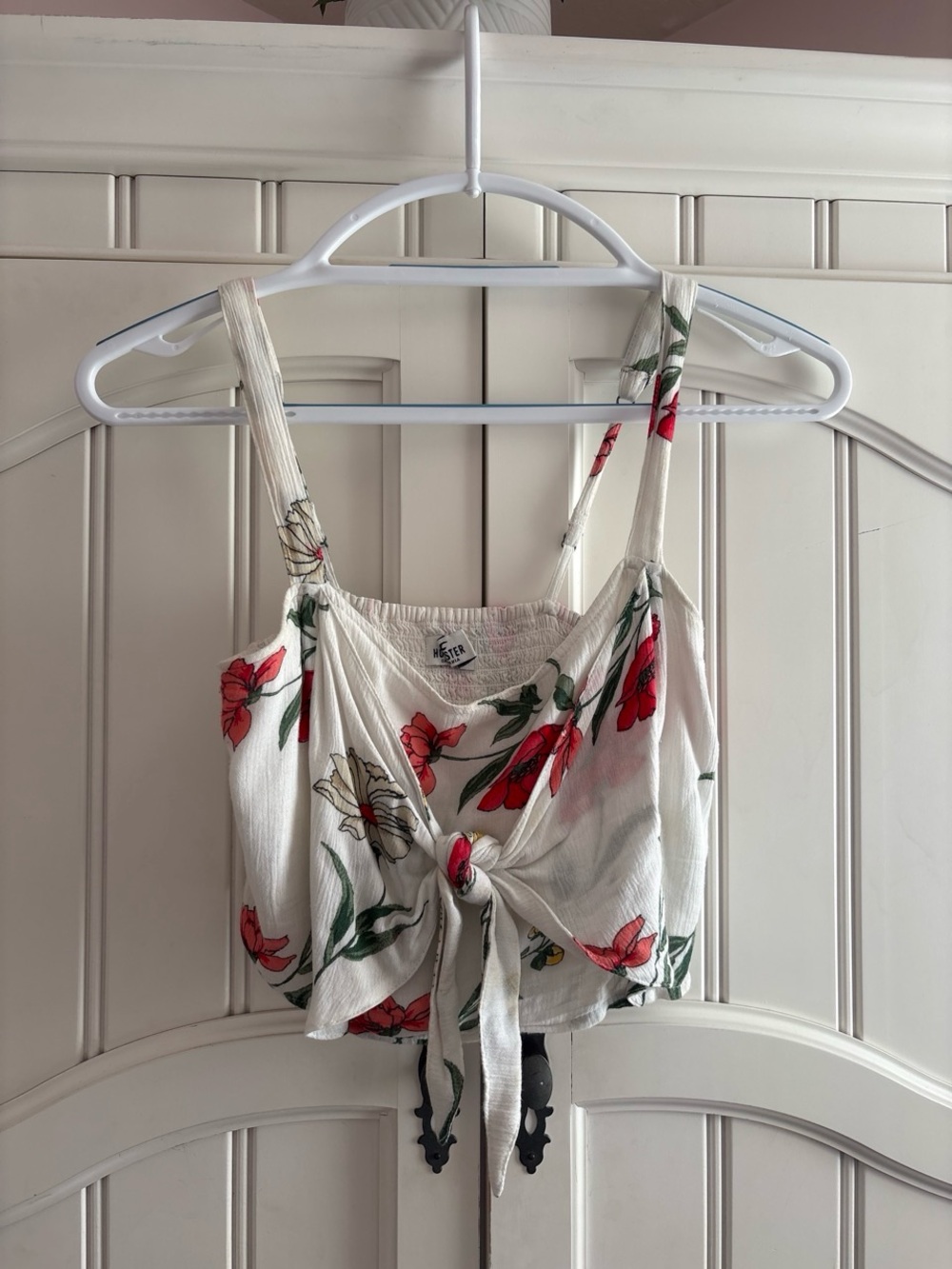 Hollister White Floral Tie-Front Crop Tank with Red Flowers